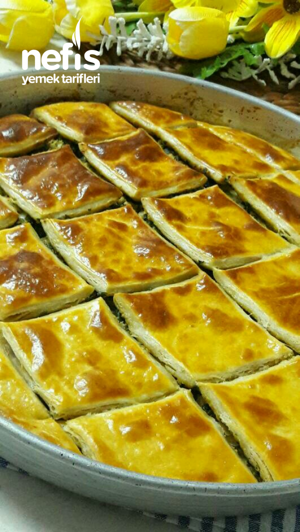 El Açması Ispanaklı ,peynirli Börek