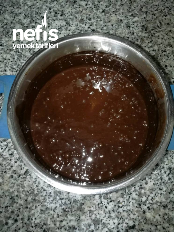 Turta Kalıbında Kolay Pasta Nefis Yemek Tarifleri