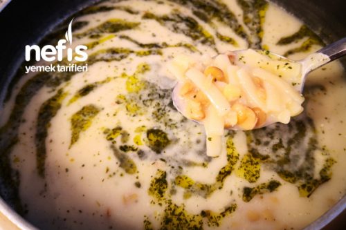 Yeşil Mercimekli Erişteli Yoğurt Çorbası (Videolu) Tarifi