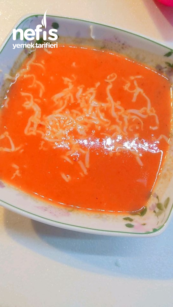 Közlenmiş Kırmızı Biberli Domates Çorbası