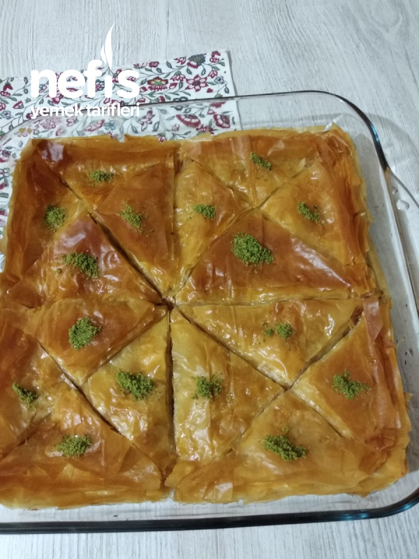 Hazır Yufkadan Üçgen Baklava Tarifi - Nefis Yemek Tarifleri