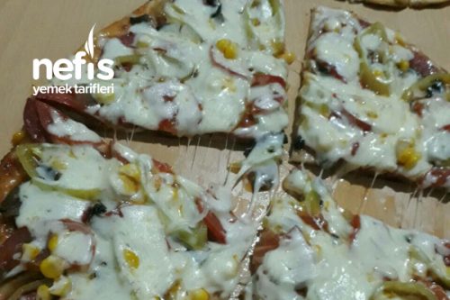 Krep Tavasında Pizza (Şiddetle Tavsiye Ettiğim Tariflerim Arasında) Tarifi