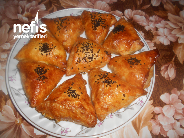 Kıymalı Üçgen Börek