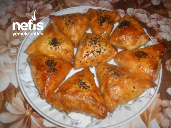 Kıymalı Üçgen Börek