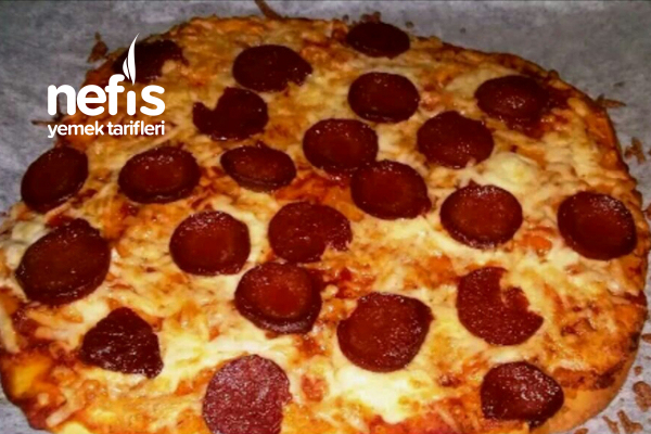 Pizza tarifi (Videolu) Nefis Yemek Tarifleri