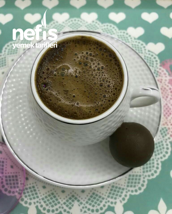 Çikolatalı Türk Kahvesi (Bol Köpüklü)