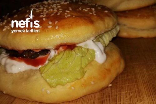 Ekmeğinden Köftesine Kadar Evde Yapabileceğiniz Hamburger Tarifi