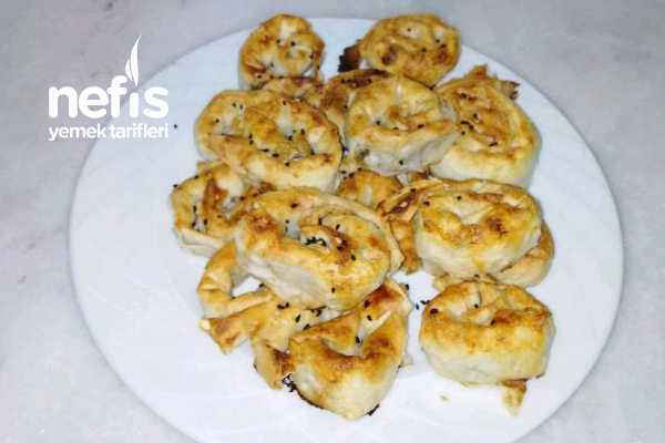 Yufkadan Mini Gül Börek