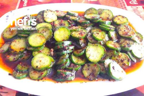 Lokanta Usulü Salatalık Salatası (Lezzeti Anlatılmaz) Tarifi