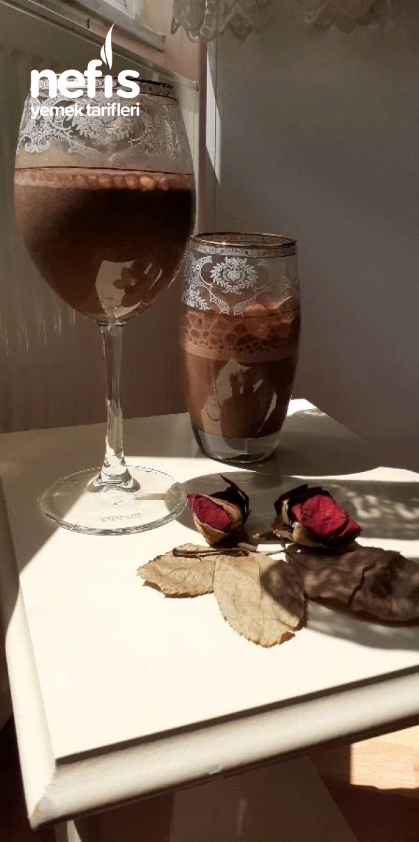 Muzlu Çikolatali Sütlü içecek  ( lıkır lıkır içilir )