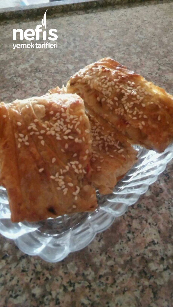 Kuru Yufkadan Çıtır Börek Nefis Yemek Tarifleri