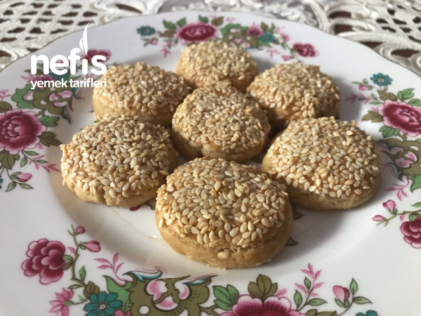 Ağızda Dağılan Sirkeli Tuzlu Pasta (Bisküvi Şeklinde Ve Tadında