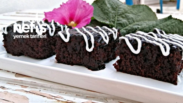 Brownie Tadında Çikolata Soslu Kek (Videolu) Nefis Yemek Tarifleri