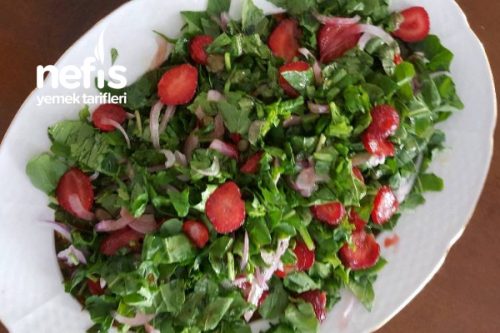 Çilekli Roka Salatası Tarifi