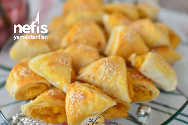 2 Yufka İle 1 Tepsi Börek (Üçgen Börek) Nefis Yemek Tarifleri