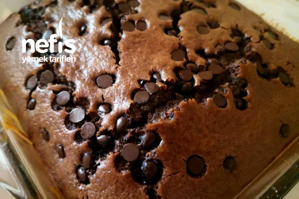 Kakaolu Ve Damla Çikolatalı Enfes Kek