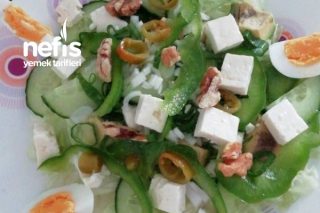 Yumurtalı Cevizli Peynirli Sağlıklı Salata Tarifi