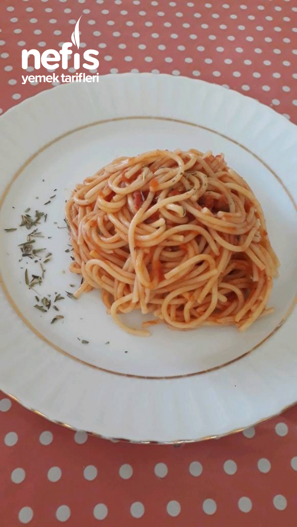 Kolay Soslu Spagetti