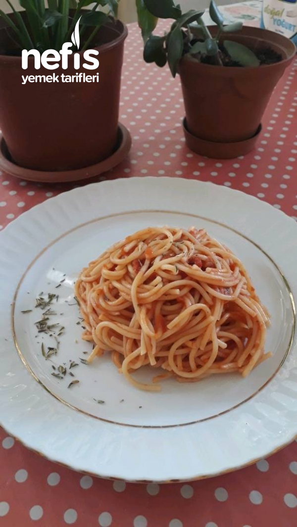 Kolay Soslu Spagetti