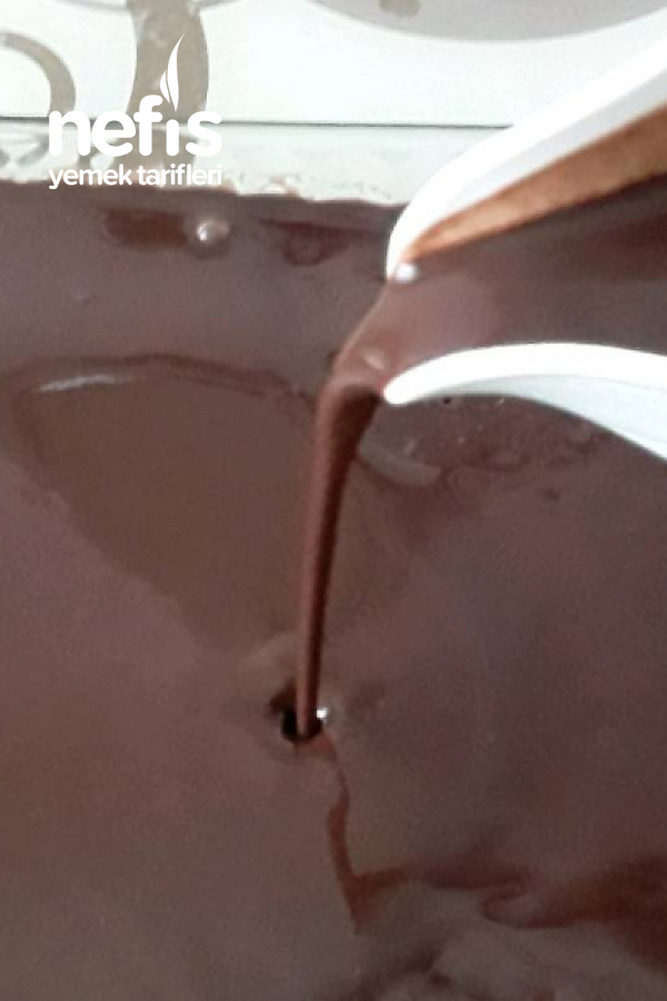 Ev Yapımı Çok Pratik Ve Lezzetli Çikolata Sosu