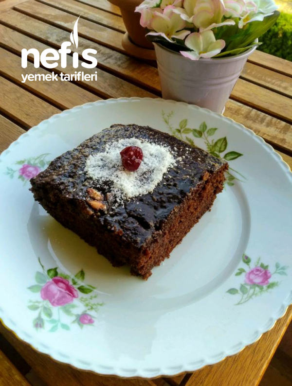 Vişne Soslu Bademli Islak Kek Nefis Yemek Tarifleri