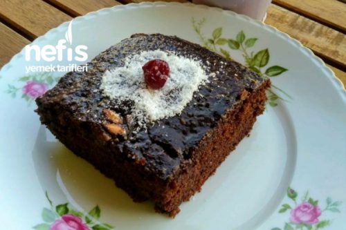 Vişne Soslu Bademli Islak Kek Nefis Yemek Tarifleri