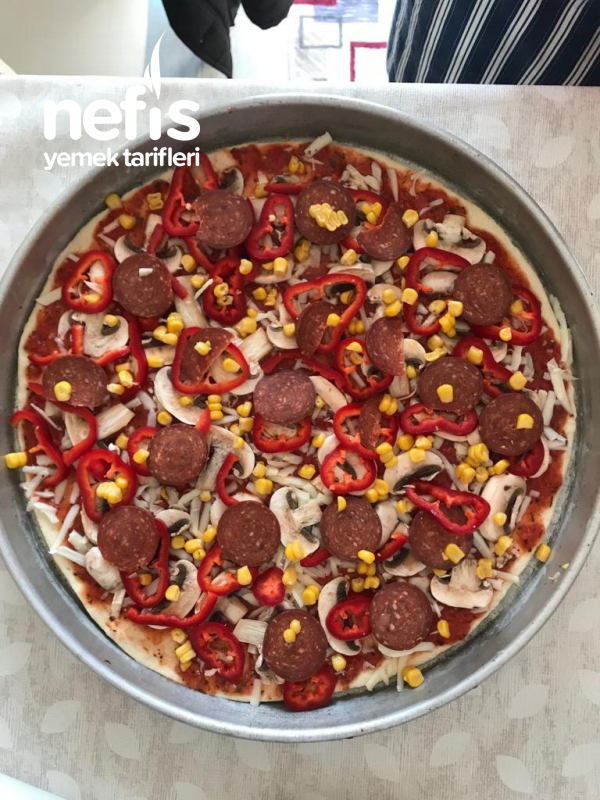İtalyan Hamurlu Pizza Tarifi