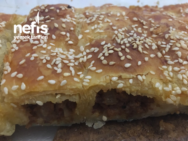 Baklavalık Yufkadan “Kıymalı Börek “