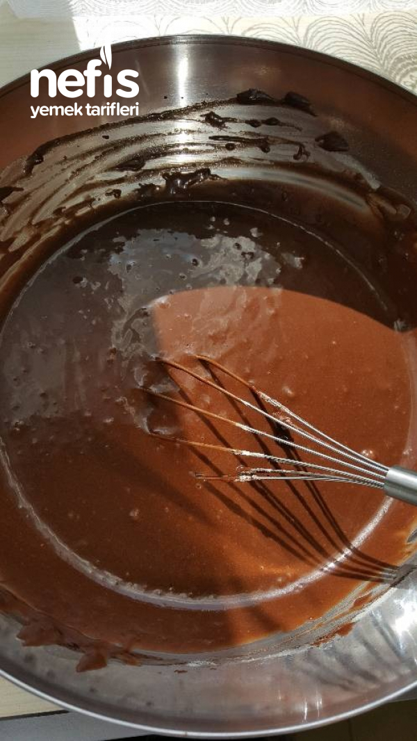 Çikolata Soslu Kek