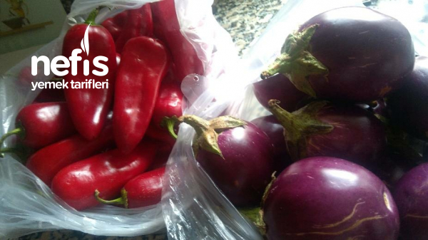 Közlenmiş Kırmızı Biber , Patlıcan Ve Domates Sos Tarifi