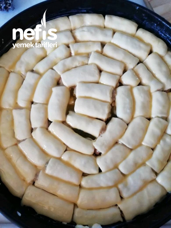 Patlıcanlı Arnavut Böreği