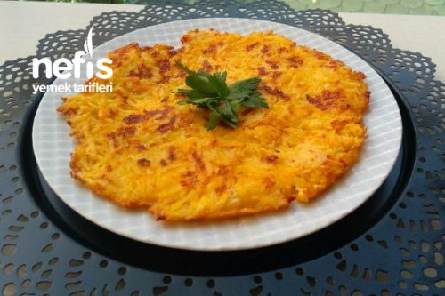 Kahvaltılık Rendelenmiş Patates Kaşar Ve Yumurtalı Omlet Tarifi