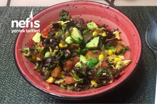 Avakadolu Yeşillik Salatası Tarifi