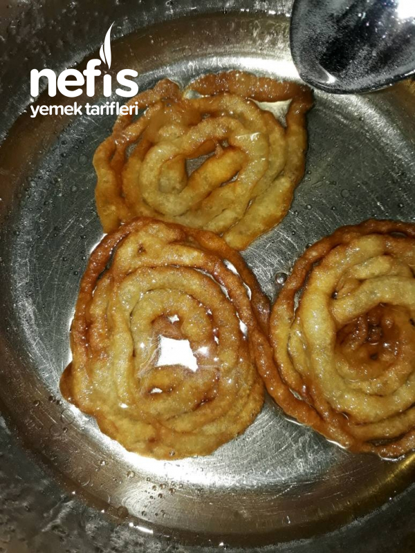 Jalebi Hint Tatlısı (Resimli)