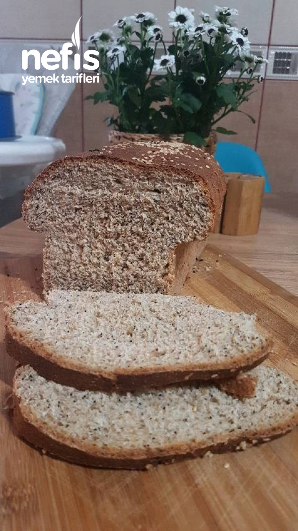 Haşhaşlı Tam Buğday Ekmeği