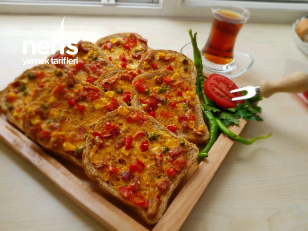 Bayat Ekmek Pizzası (Tembel Pizza)