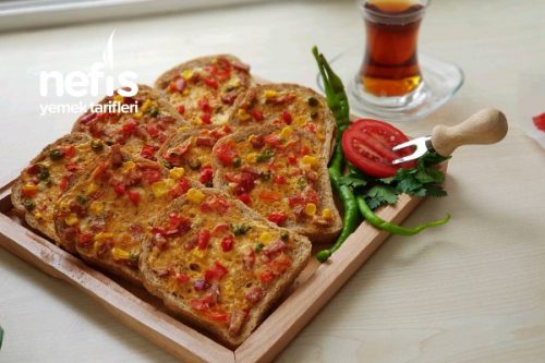 Bayat Ekmek Pizzası (Tembel Pizza) Tarifi