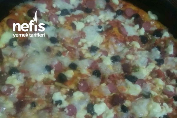 Ustasından Pizza Tarifi (2 Tepsilik)