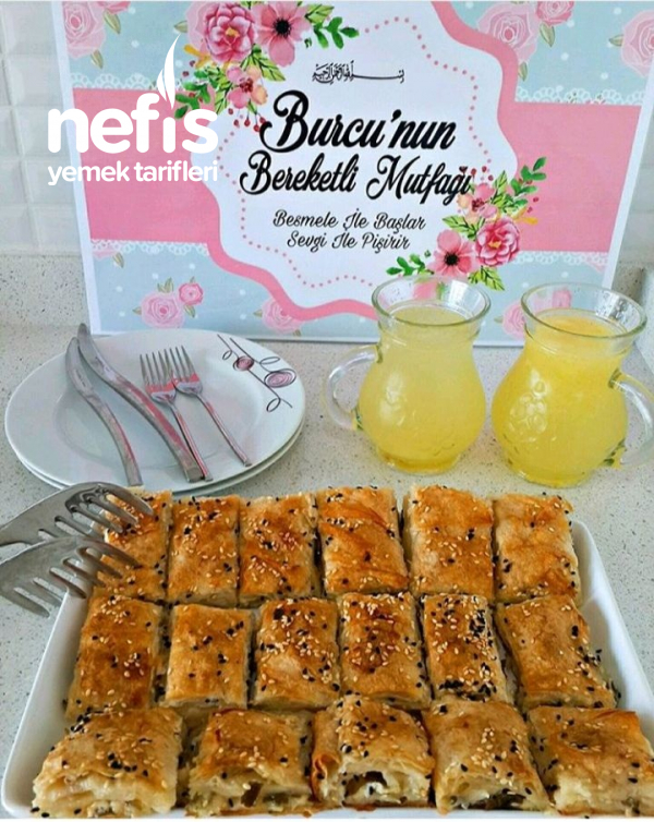 Peynirli Puf Börek (Farklı Sosuyla)