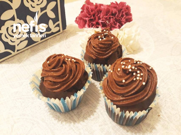 Yoğun Çikolatalı Cup Cake