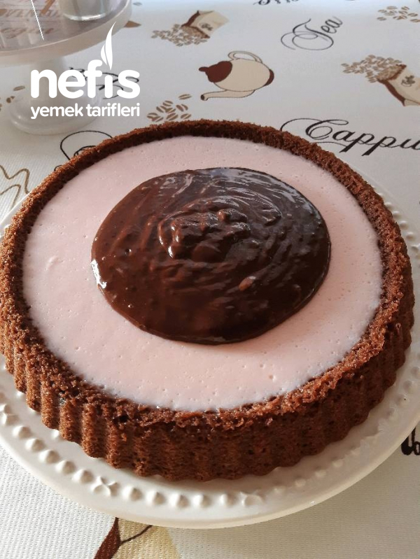 Çilekli Pudingli Tart Kek Nefis Yemek Tarifleri 6436861