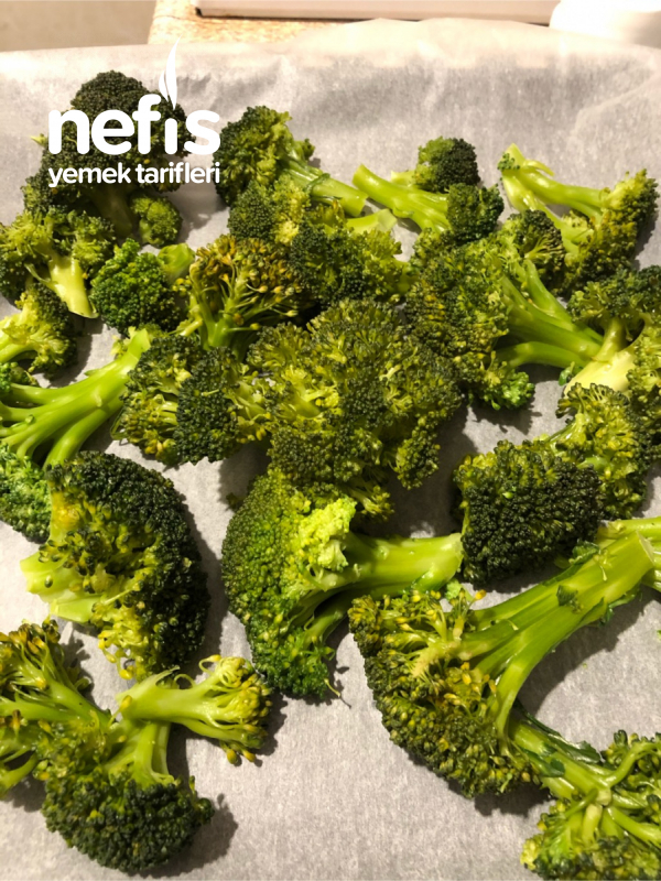 Fırında Baharatlı Brokoli