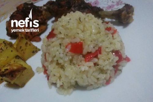 Kırmızı Biberli Baharatlı Muhteşem Pirinç Pilavı Tarifi