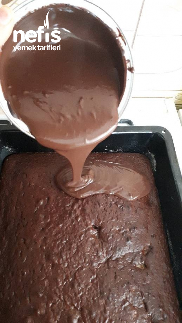 Muzlu, Cevizli Ve Çikolata Kremalı Kek