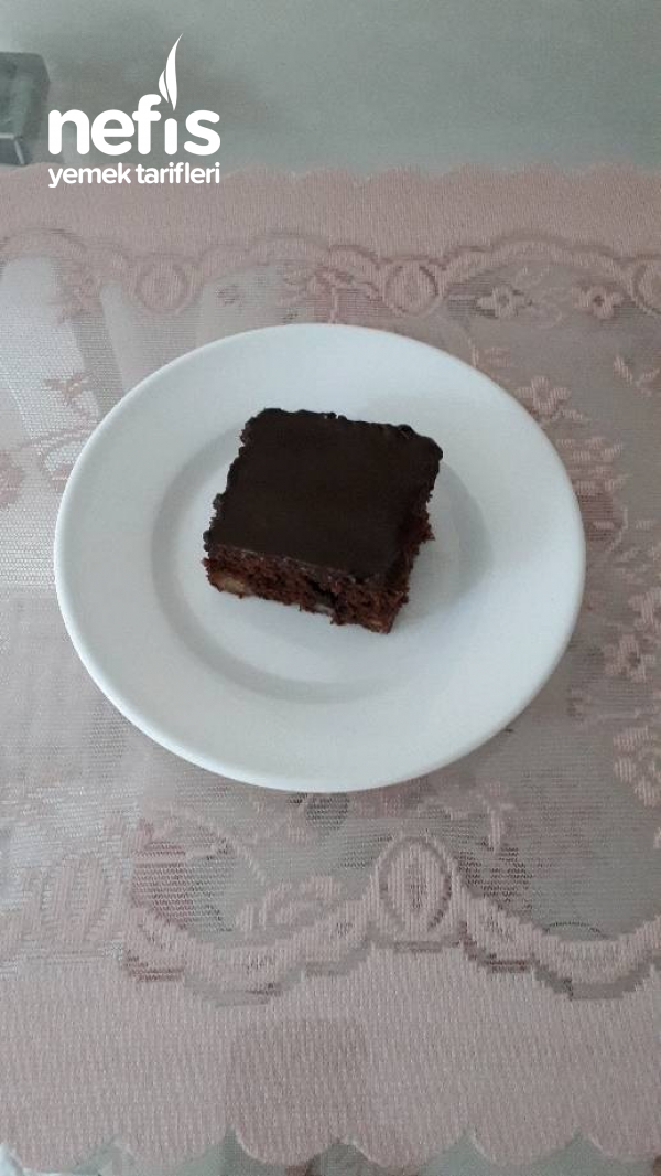 Muzlu, Cevizli Ve Çikolata Kremalı Kek