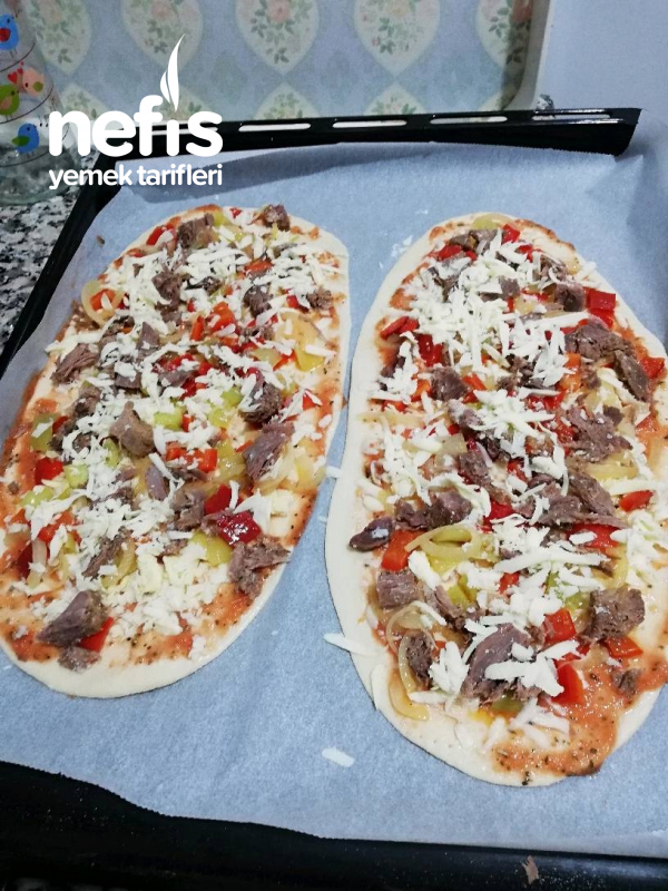 Kavurmalı Pide (Pizza Tadında)