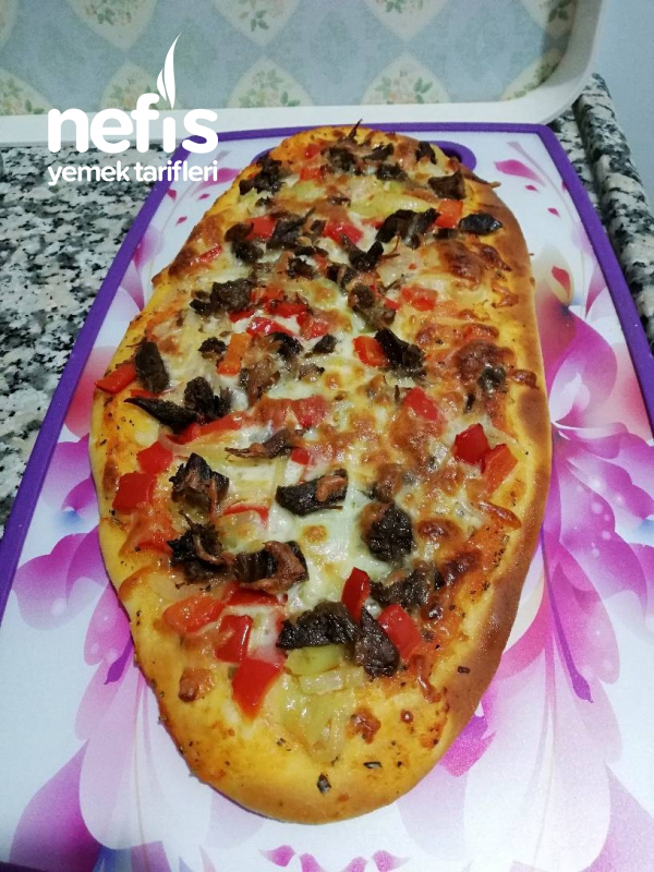 Kavurmalı Pide (Pizza Tadında)