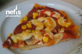 Bol Malzemeli Çok Kolay Pizza Tarifi