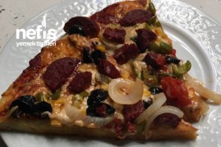 Bol Malzemos Pizza (1 Tepsilik) Tarifi