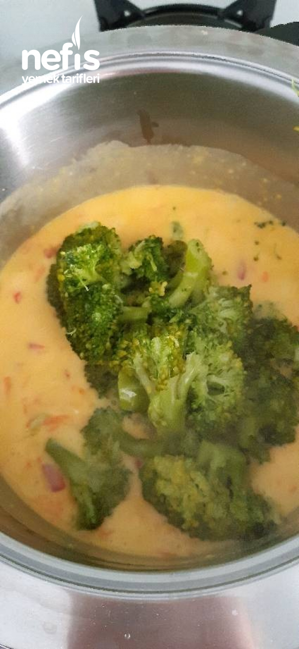 Renkli Brokoli Çorbası